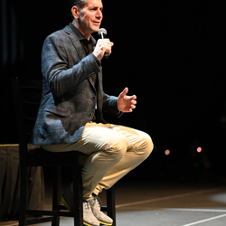 Producer Frank Valentini spoke to fans at the fan weekend.