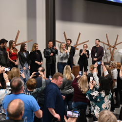 The cast speaks to fans ahead of the Rick Springfield concert.