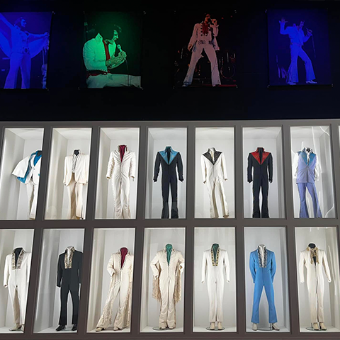 Descriptive alt text