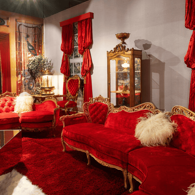 Descriptive alt text